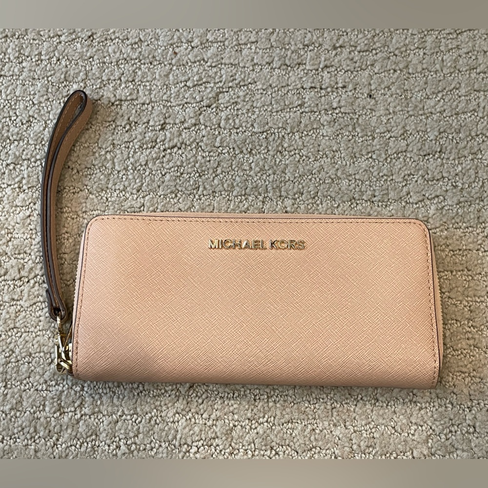 Michael Kors Jet Set Travel Continental Wallet in Blush